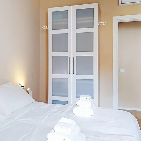 Giusi By Interhome דירה *